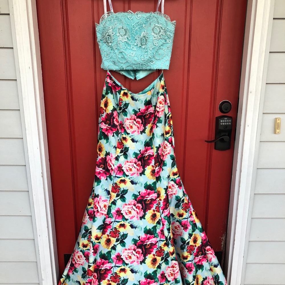 Prom dress